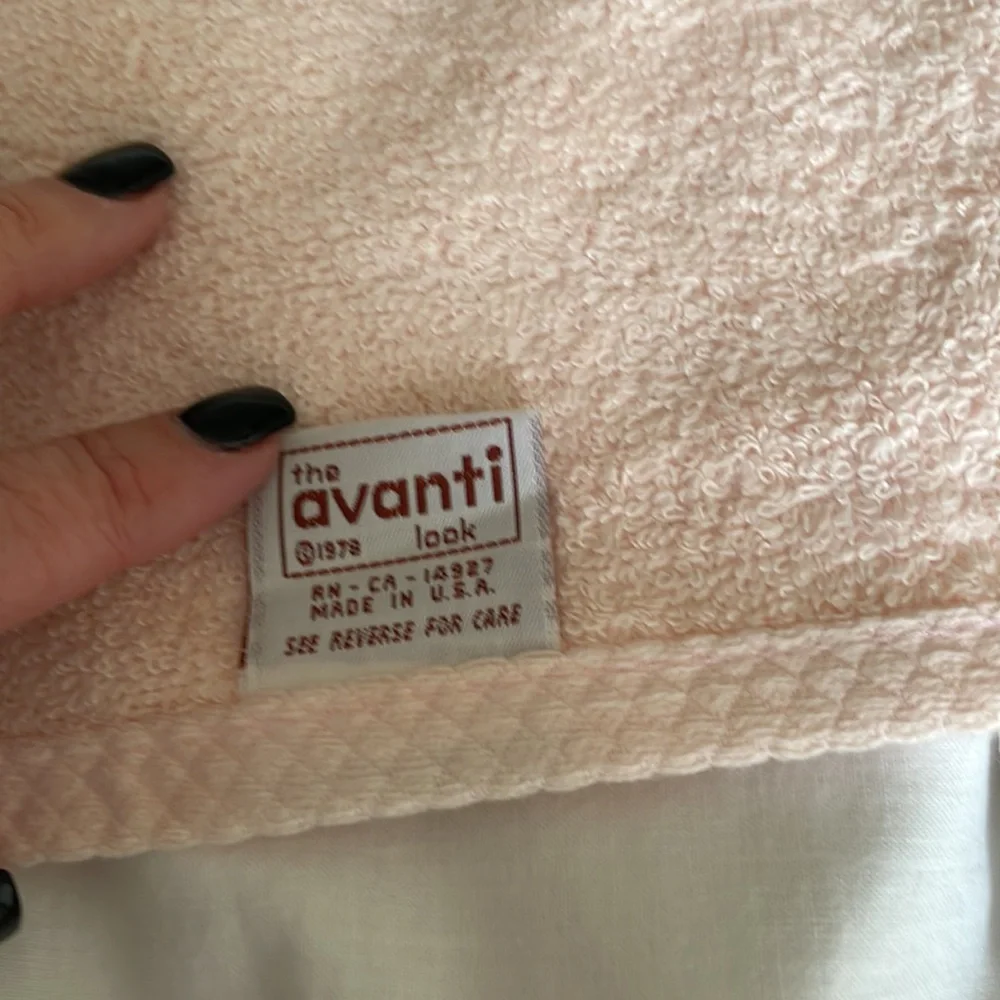 Avanti Hand Towel